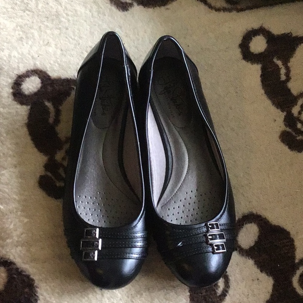 Black shoes